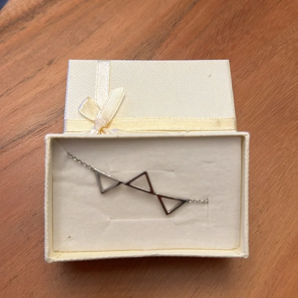 Sterling silver triangles bracelet Geometric, Size -7” - Picture 4 of 4